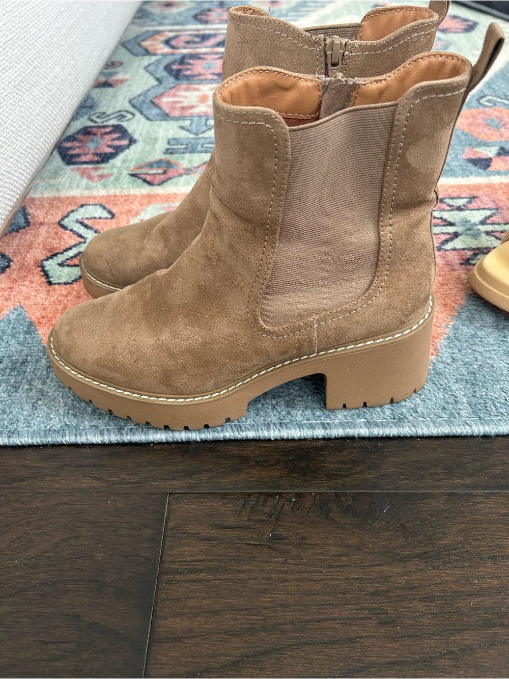 Universal Thread Tan Suede Platform Chelsea Boots - Picture 3 of 6